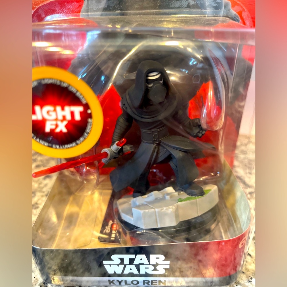 NIB Disney Infinity 3.0 Star Wars Kylo Ren Light FX Figure NEW Collectible